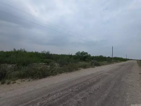2142 Sunbeam Rdg, Eagle Pass, TX 78852 photo 5