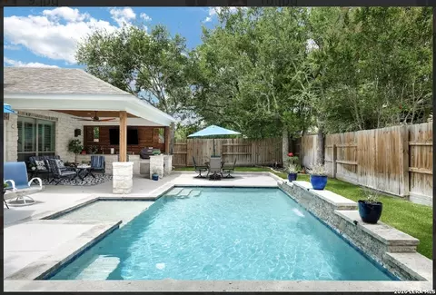 27 Stonewall Bnd, San Antonio, TX 78256
