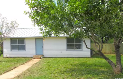 409 Coughran Rd, Pleasanton, TX 78064