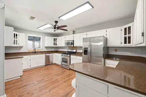 15751 Medina, Lacoste, TX 78039