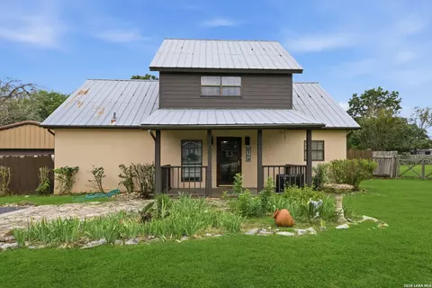 109 Glenn Oaks Dr, Boerne, TX 78006