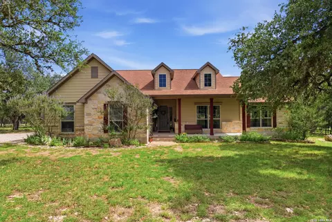 1095 Limerick Ln, Canyon Lake, TX 78133