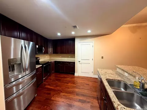 215 Center UNIT 1608, San Antonio, TX 78202