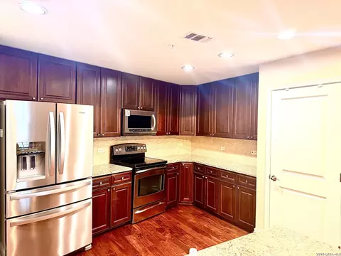 215 Center UNIT 1608, San Antonio, TX 78202