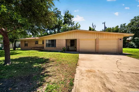 206 Enchanted Dr, San Antonio, TX 78216