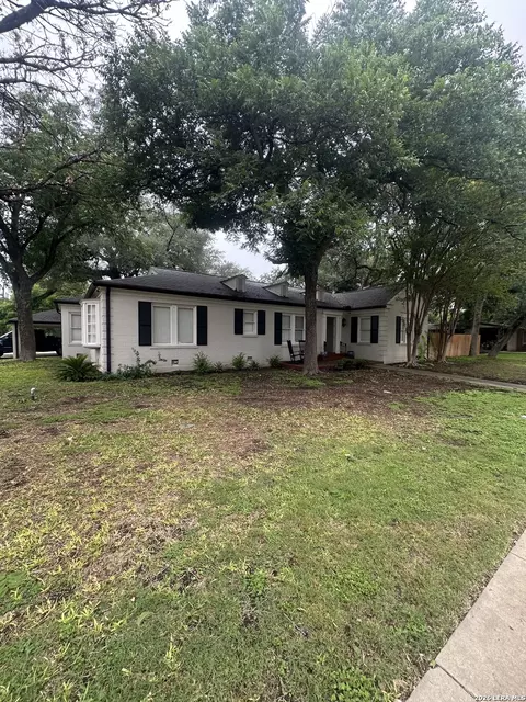 401 N High St, Uvalde, TX 78801