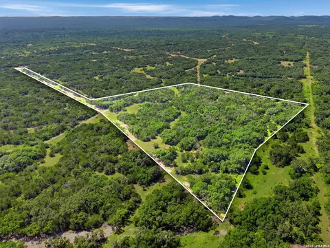 8715 Fm 1796, Dhanis, TX 78850