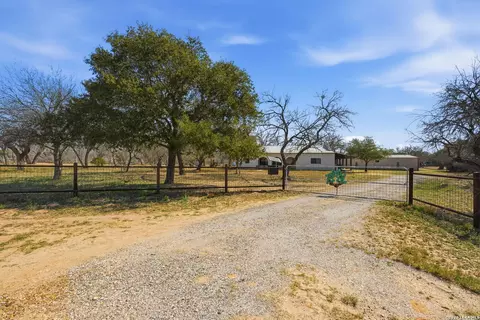 1150 Bruce, Poteet, TX 78065
