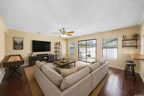 9923 Misty Plain Dr, San Antonio, TX 78245