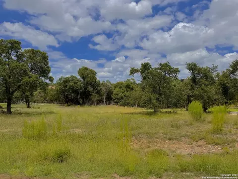 714 Caballo Trl, Canyon Lake, TX 78133