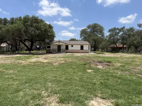 505 Nottingham Dr, Poteet, TX 78065