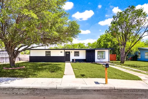 130 Chadwick Dr, San Antonio, TX 78227