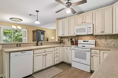 5631 Wood Climb St, San Antonio, TX 78233