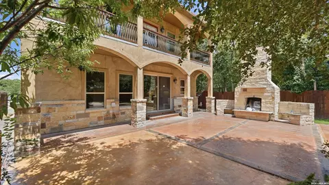 295 N West End Ave, New Braunfels, TX 78130