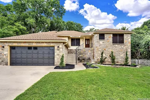 48 River Oak Dr, Seguin, TX 78155