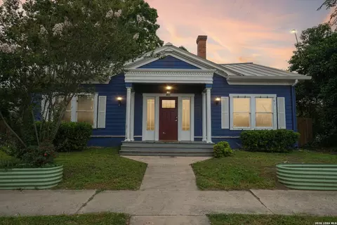 821 E Quincy St, San Antonio, TX 78215