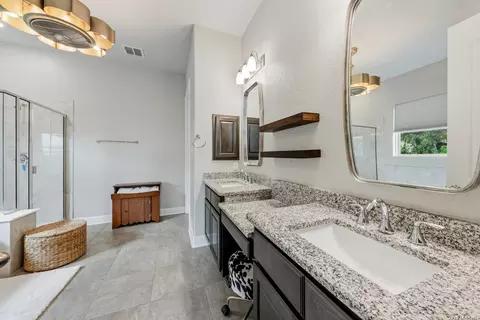 Bath - 18806 Canyon View Pass, Helotes, TX 78023 photo 1 of 1