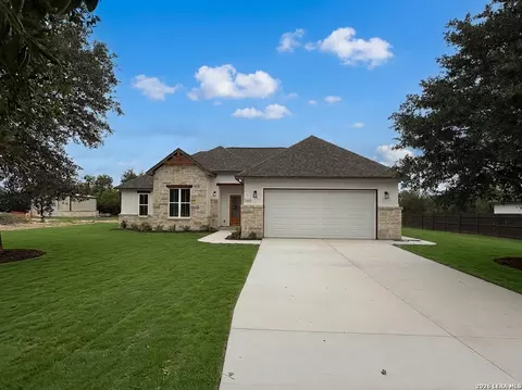 Exterior - 165 E Short Meadow Dr, Lytle, TX 78052 photo 5 of 8