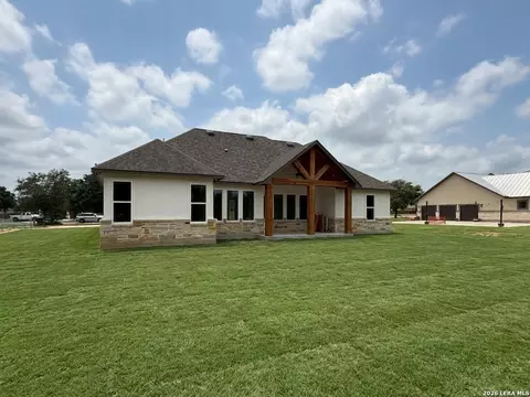 Exterior - 165 E Short Meadow Dr, Lytle, TX 78052 photo 4 of 8
