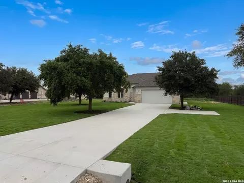 Exterior - 165 E Short Meadow Dr, Lytle, TX 78052 photo 2 of 8