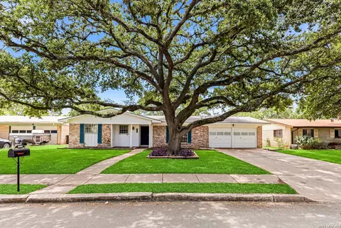 4406 Hall Park Dr, San Antonio, TX 78218