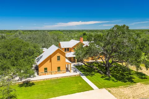 3355 Jim Brite Rd, Pleasanton, TX 78064