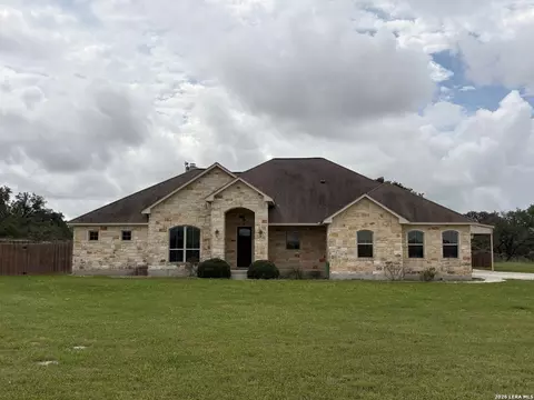 125 Abrego Run Dr, Floresville, TX 78114