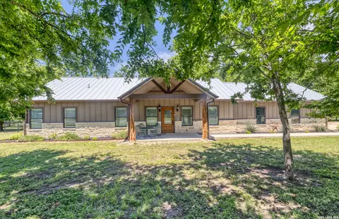 863 Flatrock Cir, Leakey, TX 78873