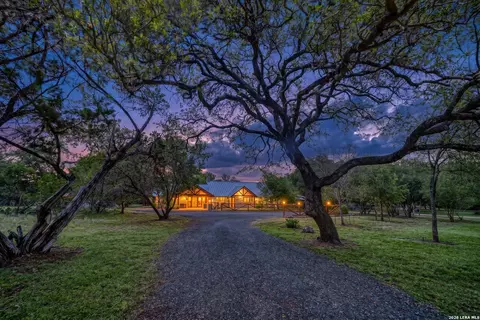 232 N River Place Rd, Rio Frio, TX 78879