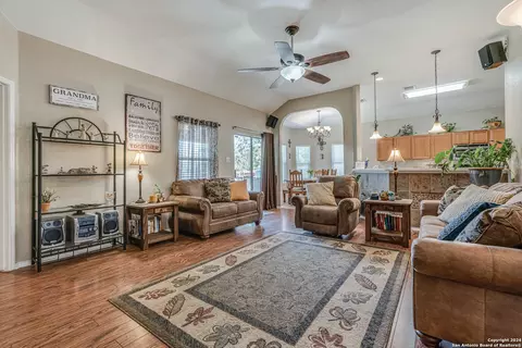 1642 Sunblossom Cir, New Braunfels, TX 78130