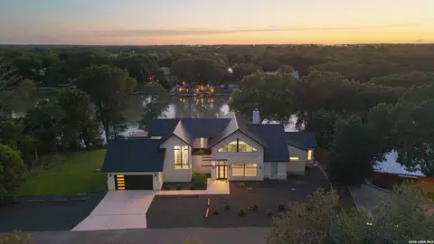 230 Turtle Ln, Seguin, TX 78155