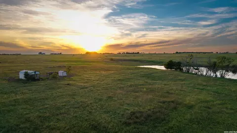 6932 Fm 532, Moulton, TX 77975