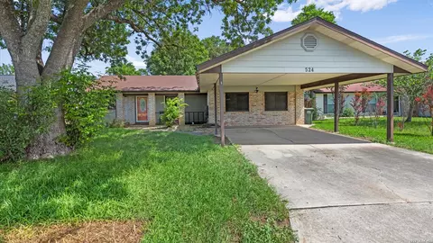 524 Marilyn Dr, Schertz, TX 78154