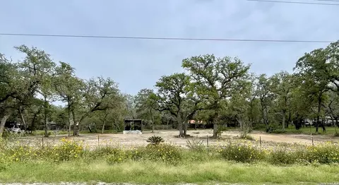 204 Hickory Hill Dr, La Vernia, TX 78121