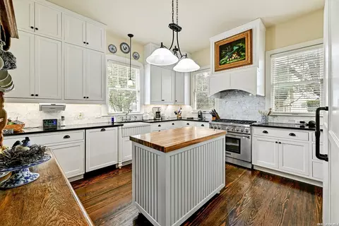 Kitchen - 403 E Bowie, Luling, TX 78648 photo 1 of 4