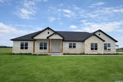 163 Pradera Ridge Dr, Floresville, TX 78114