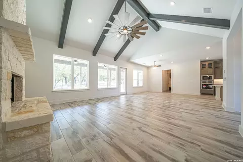 163 Pradera Ridge Dr, Floresville, TX 78114