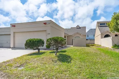135 Santa Fe Dr, Rockport, TX 78382