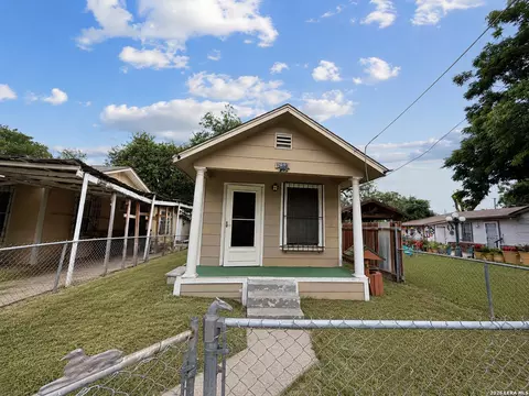 2613 Colima St, San Antonio, TX 78207