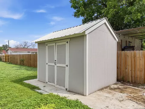 Other - 600 W W Park, Devine, TX 78016 photo 3 of 3