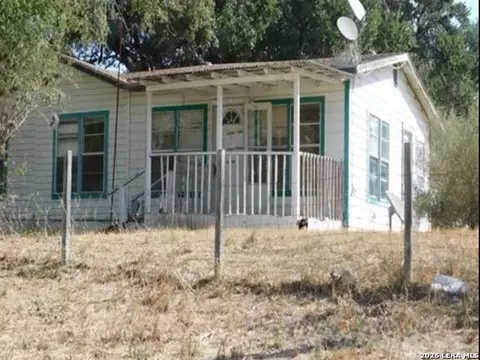 210 Colwell St, Pleasanton, TX 78064