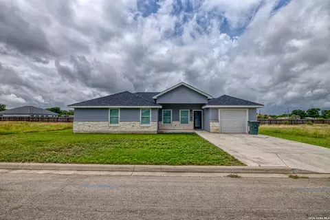 412 Guajillo, Uvalde, TX 78801