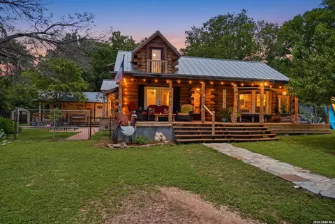 117 Roundup Dr, Wimberley, TX 78676