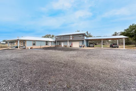472 County Road 6723, Natalia, TX 78059