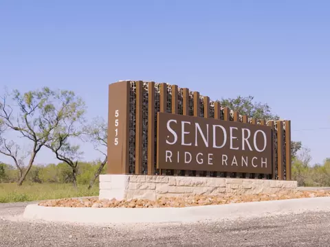 140 Cr 2644, Moore, TX 78057 photo 5