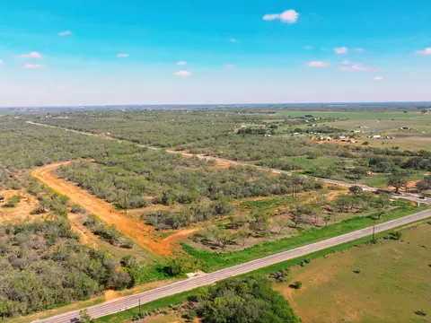 140 Cr 2644, Moore, TX 78057 photo 3