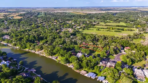 111 Arroyo, Seguin, TX 78155