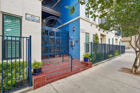 221 Lexington Ave #106, San Antonio, TX 78215