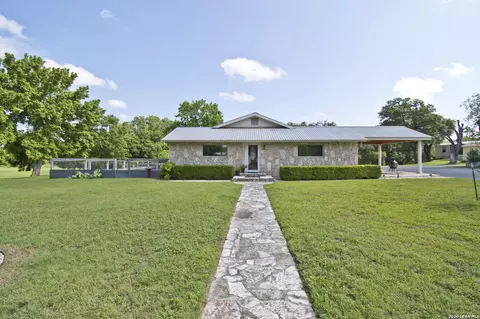 702 E Schubert, Fredericksburg, TX 78624