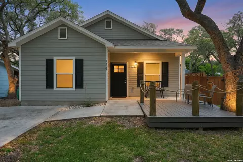 1906 Picton Ln, Rockport, TX 78382